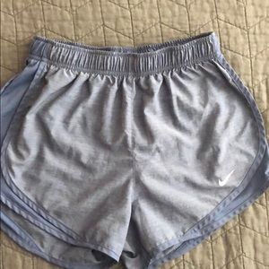 Nike women’s running shorts small